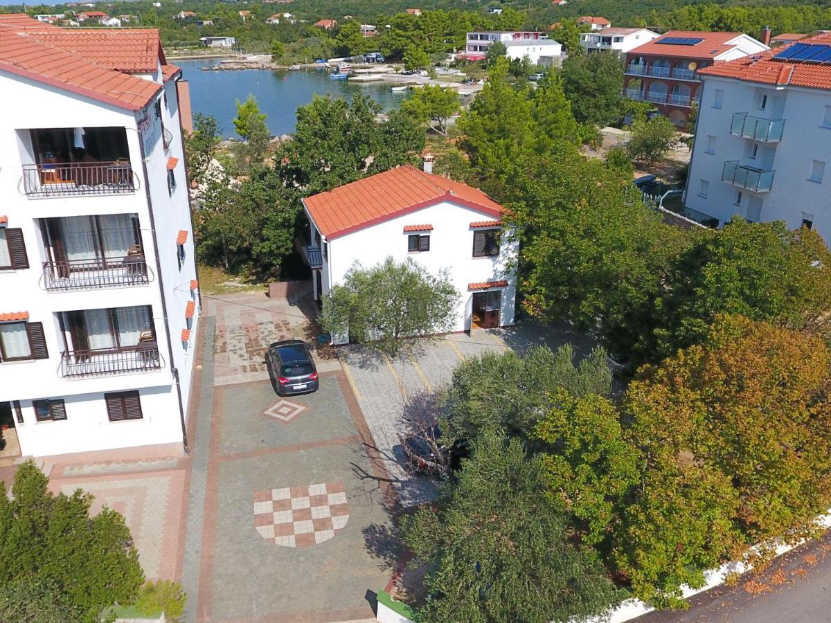 Pansion Croatia Bed and Breakfast Starigrad Paklenica Eksteriør billede