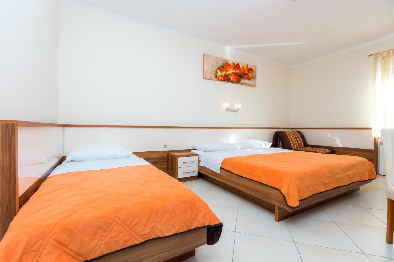 Pansion Croatia Bed and Breakfast Starigrad Paklenica Eksteriør billede