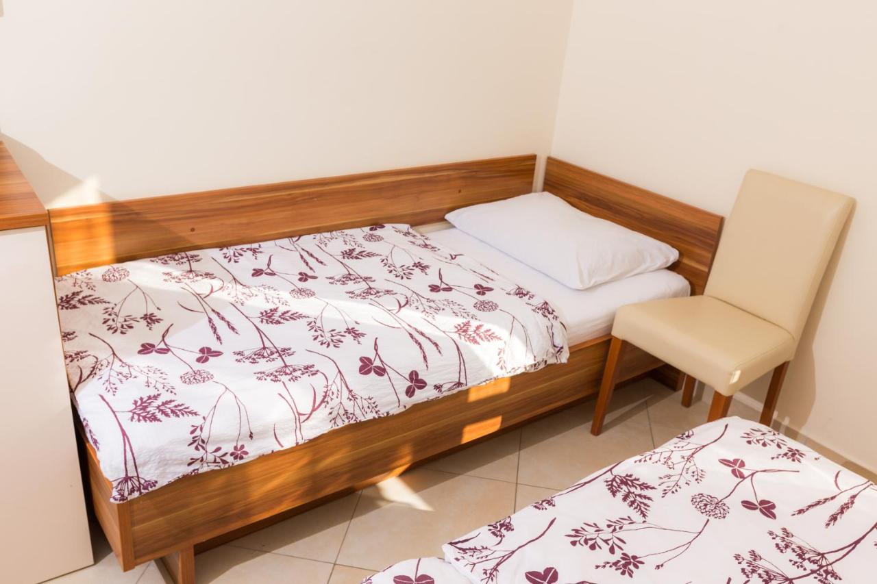 Pansion Croatia Bed and Breakfast Starigrad Paklenica Eksteriør billede