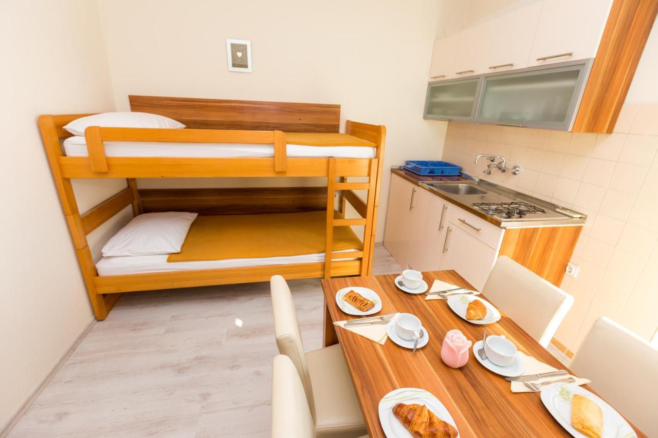 Pansion Croatia Bed and Breakfast Starigrad Paklenica Eksteriør billede