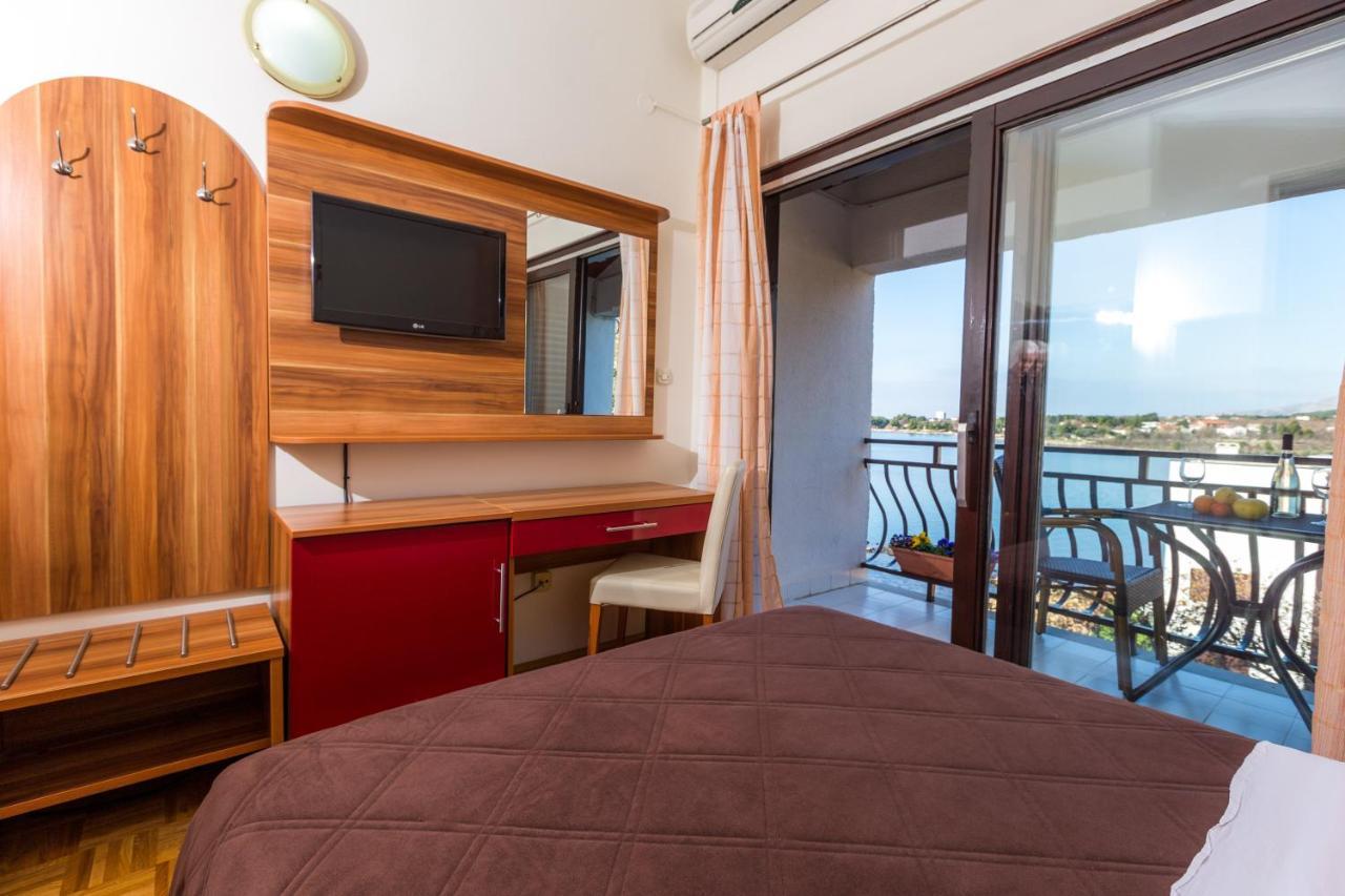 Pansion Croatia Bed and Breakfast Starigrad Paklenica Eksteriør billede
