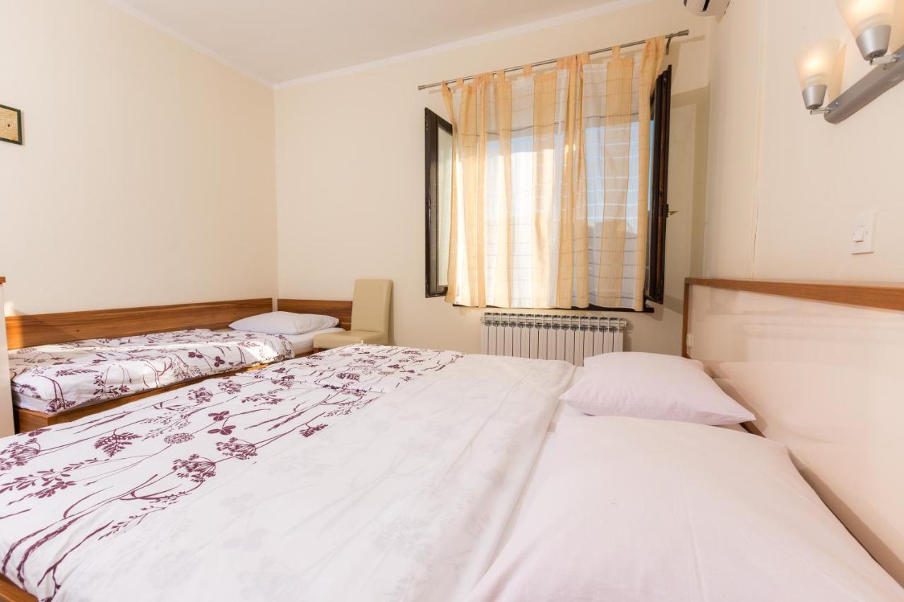 Pansion Croatia Bed and Breakfast Starigrad Paklenica Eksteriør billede
