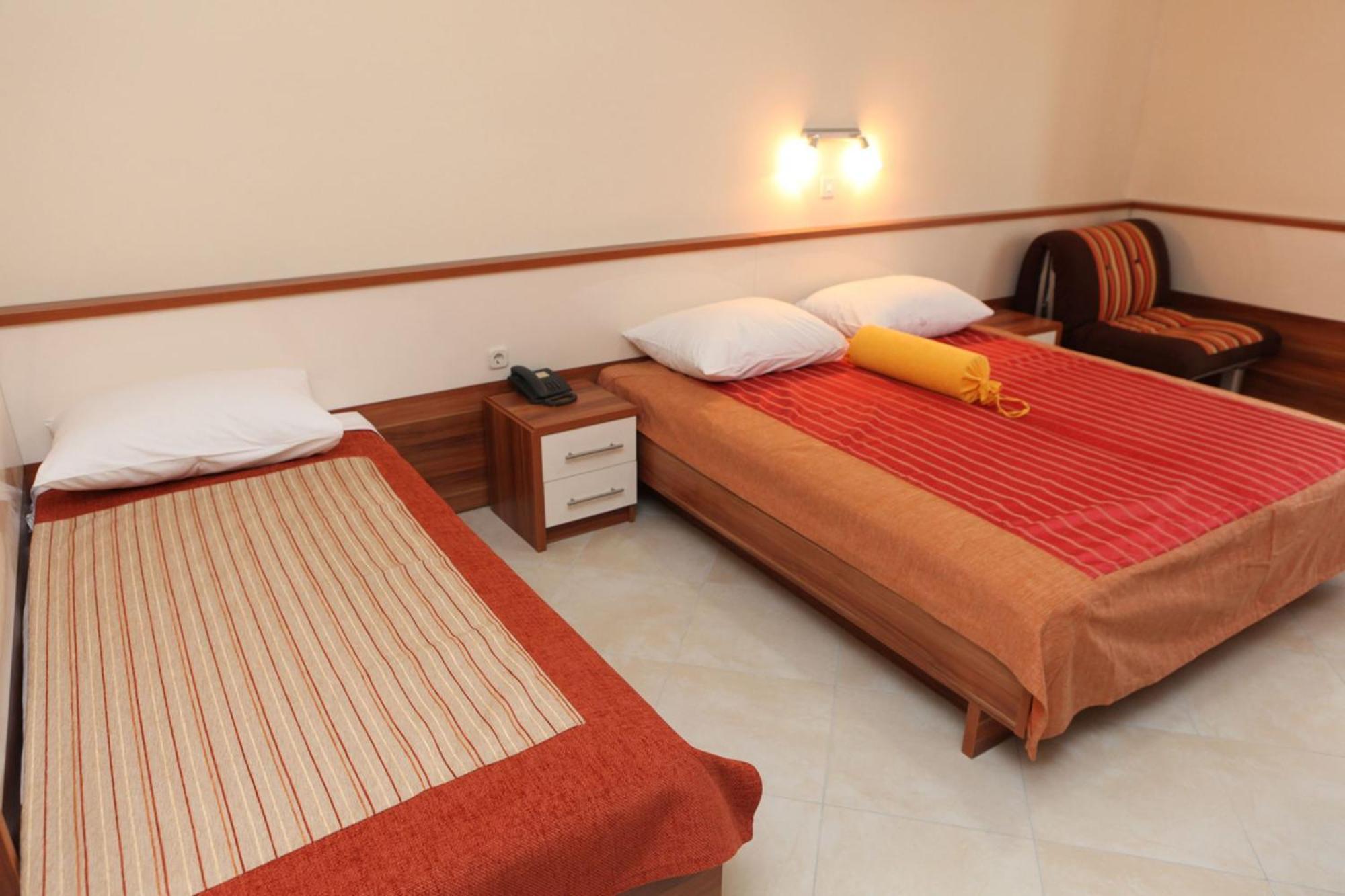 Pansion Croatia Bed and Breakfast Starigrad Paklenica Eksteriør billede